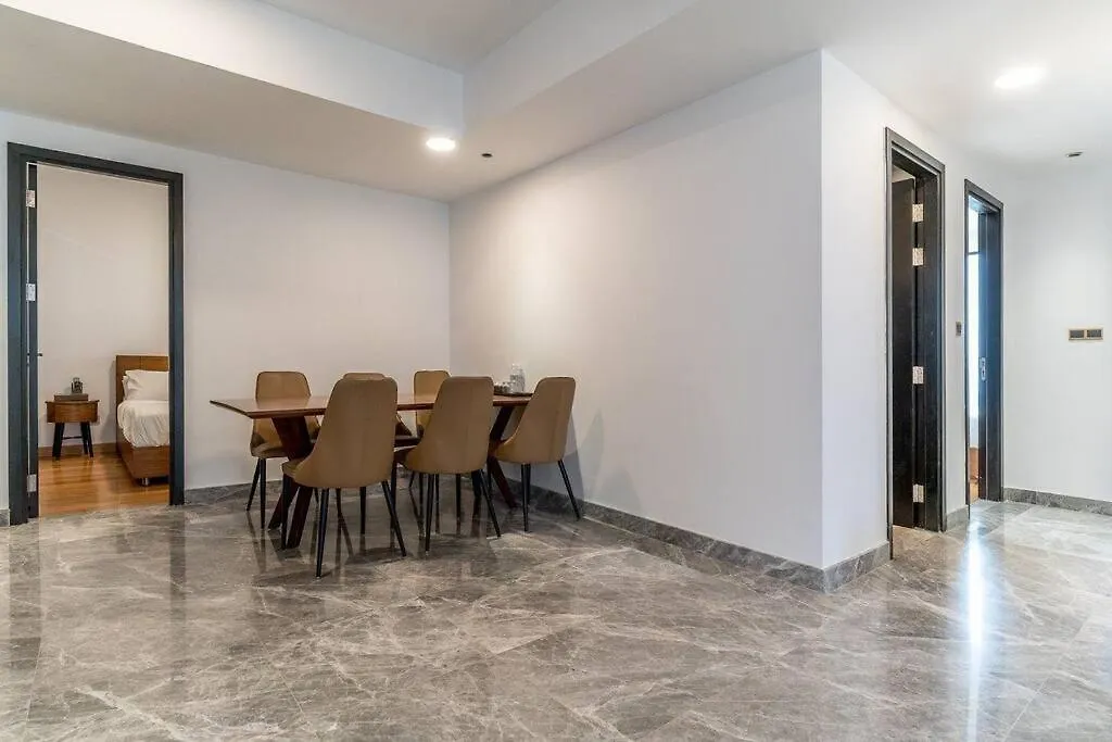 3Bed Resortstyle In Central D1/Pool/Gym/Cigar Room Ho Chi Minh City Apartment