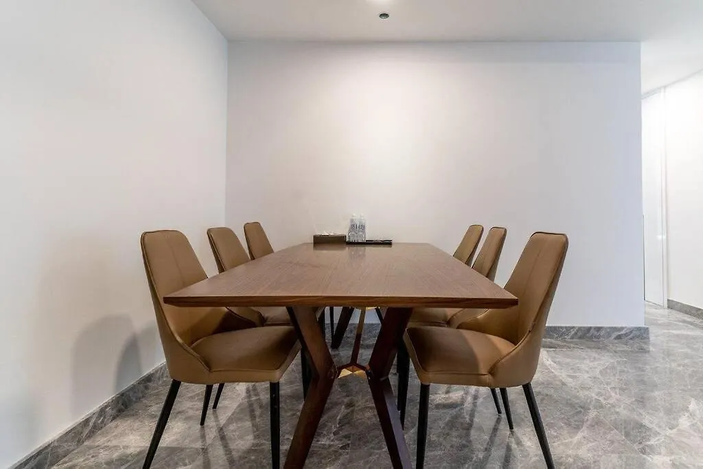 3Bed Resortstyle In Central D1/Pool/Gym/Cigar Room Ho Chi Minh City Vietnam