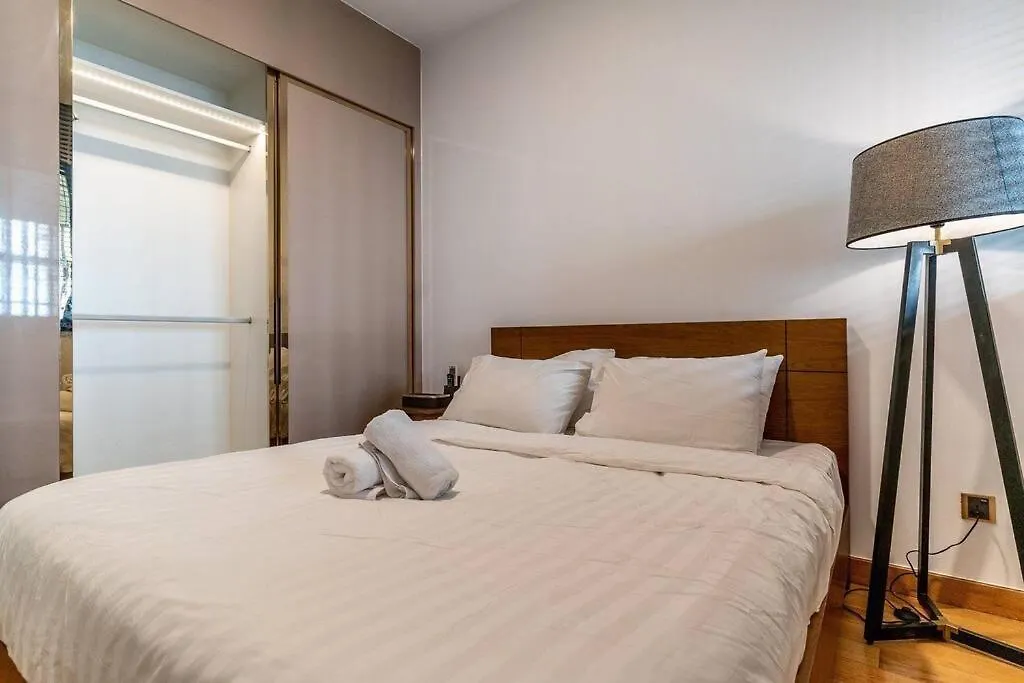 3Bed Resortstyle In Central D1/Pool/Gym/Cigar Room Ho Chi Minh City Apartment